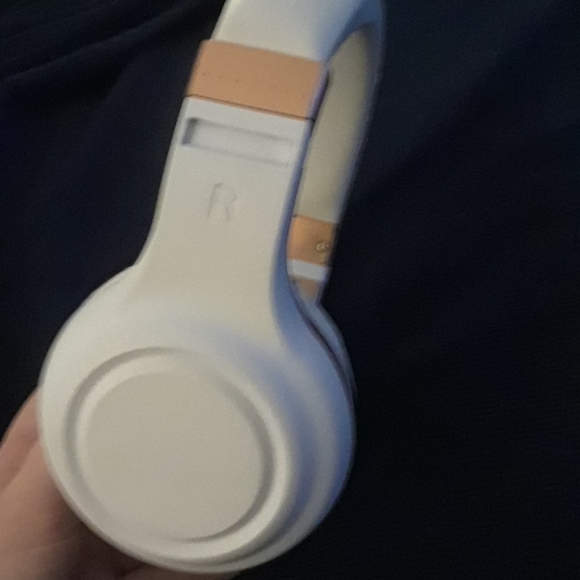 headphones - Picture 2 of 3